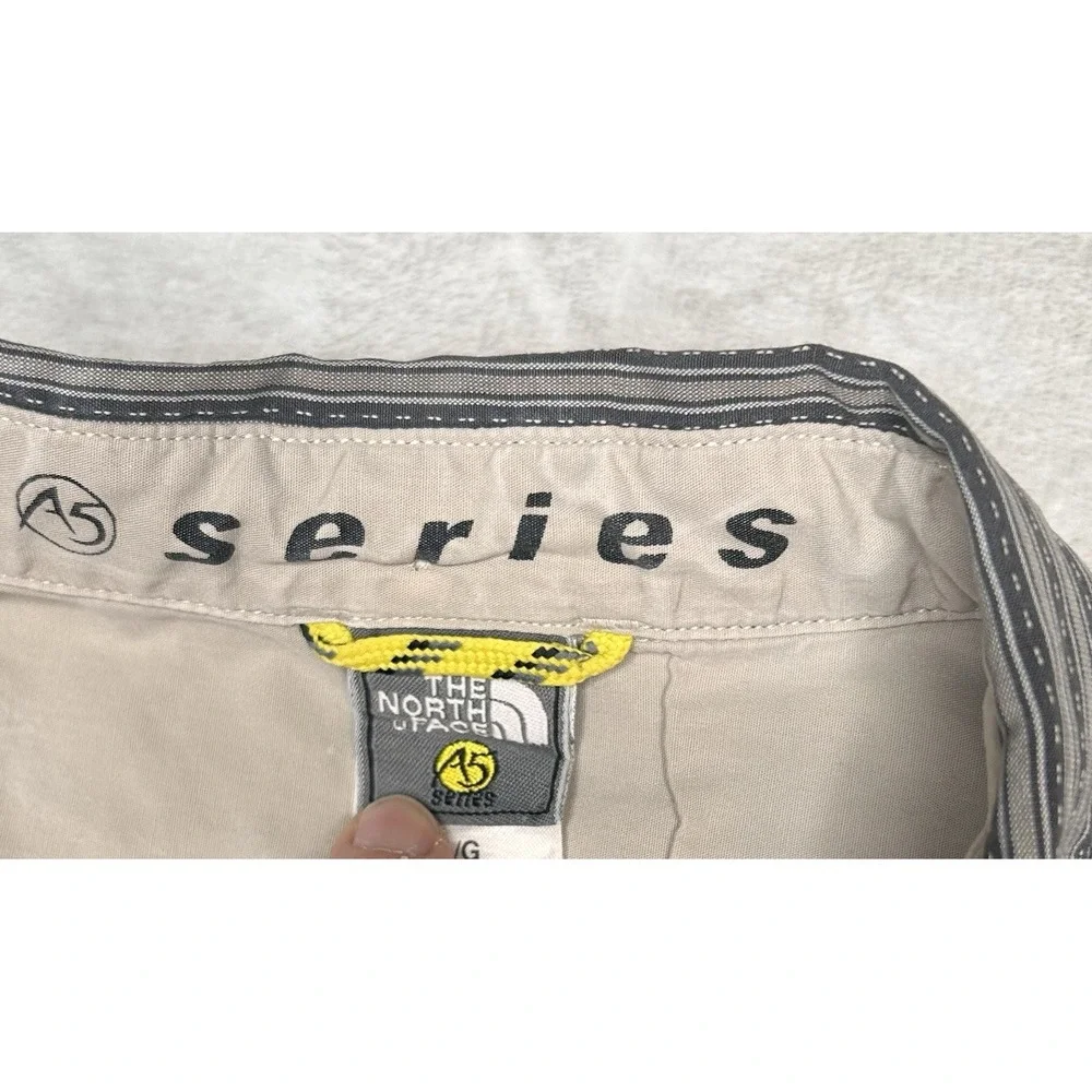 The North Face A5 Series Mens Large Gray Button Down‎ Short Sleeve Shirt
